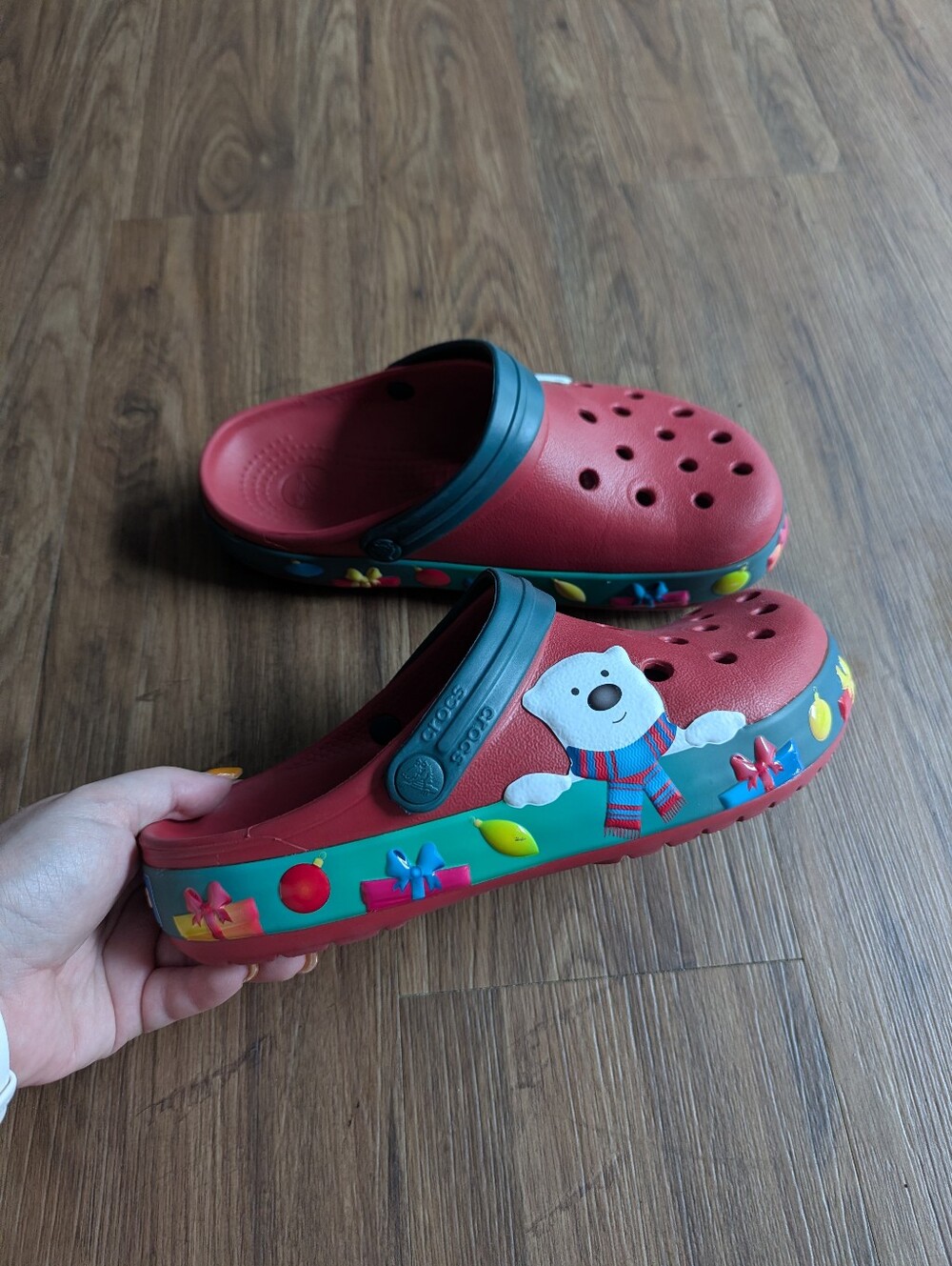 CROCS Light Up Christmas Clog Sandals with Teal Trim and Polar Bear Accent Sz 8